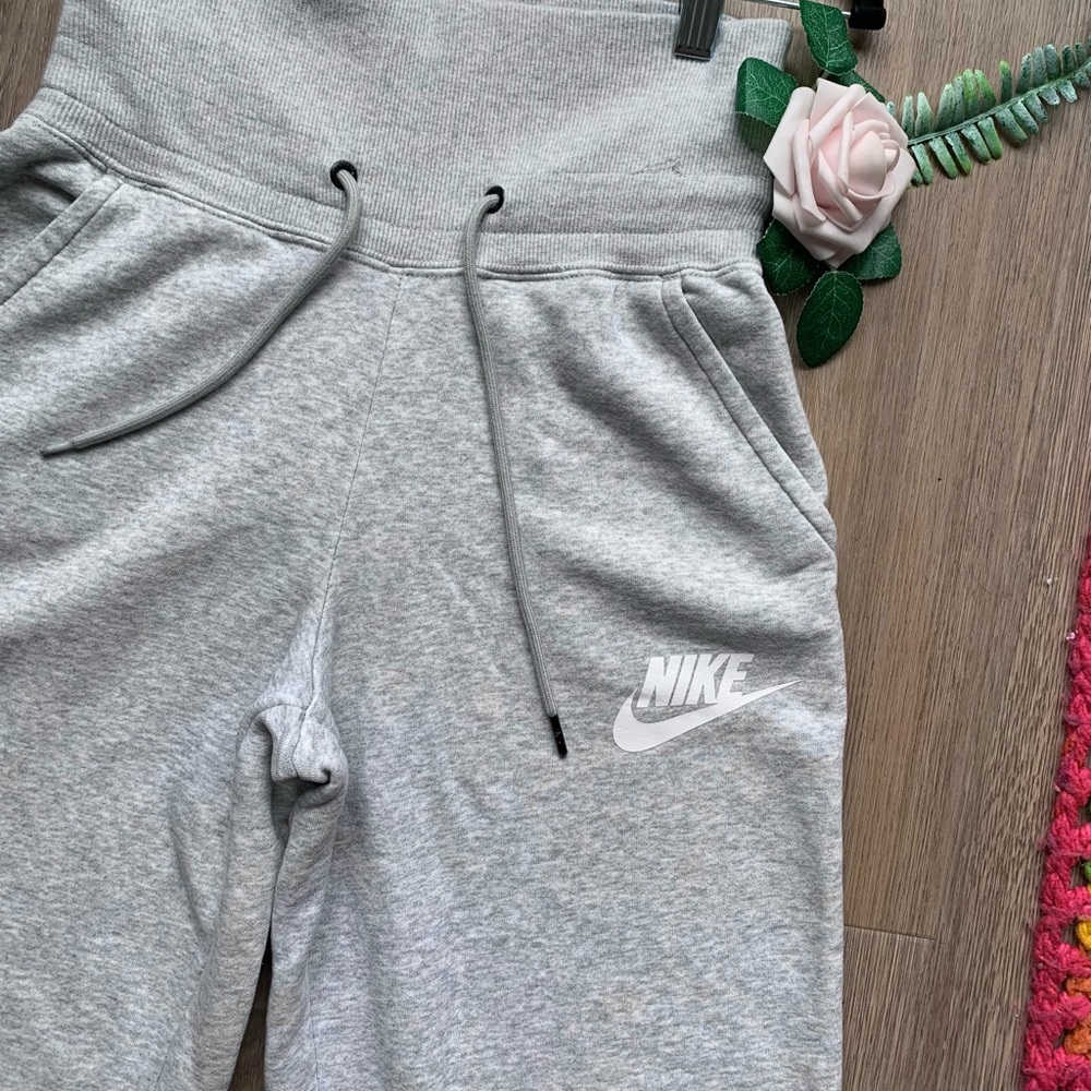 Nike Women’s Sportswear Grey Rally Sneaker Pants